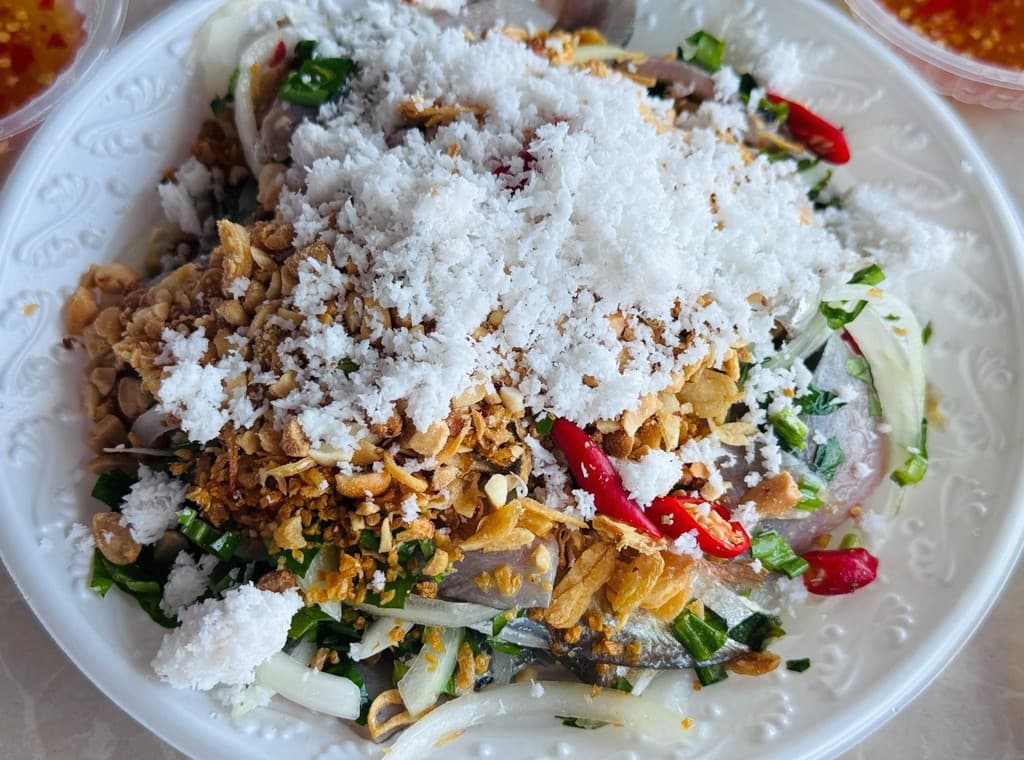 Gỏi cá trích - Hòn Sơn - Kiên Giang