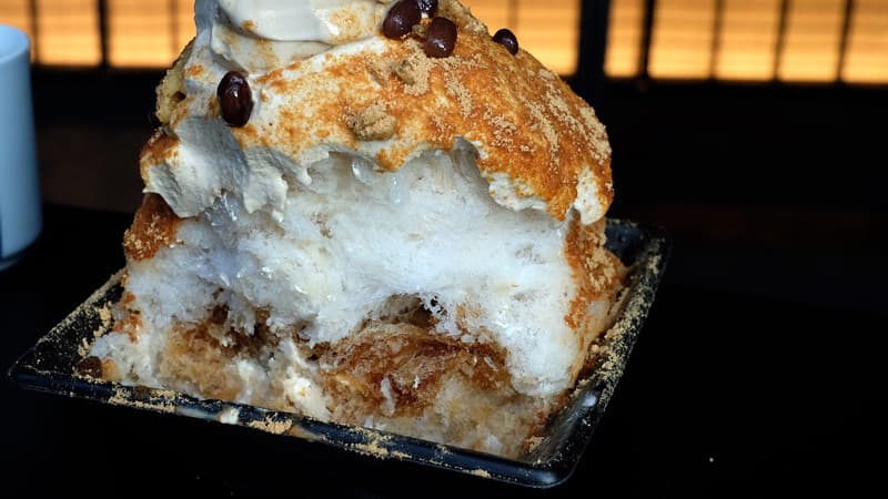 Mặt cắt ngang của kakigori tại Kuriya otona
Kurogi.