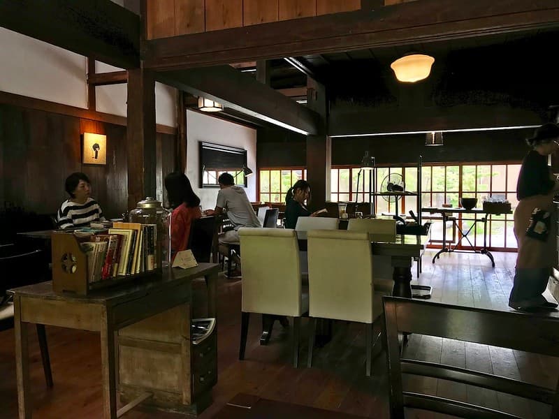 Thư giãn bên trong Nikko
Cà phê.