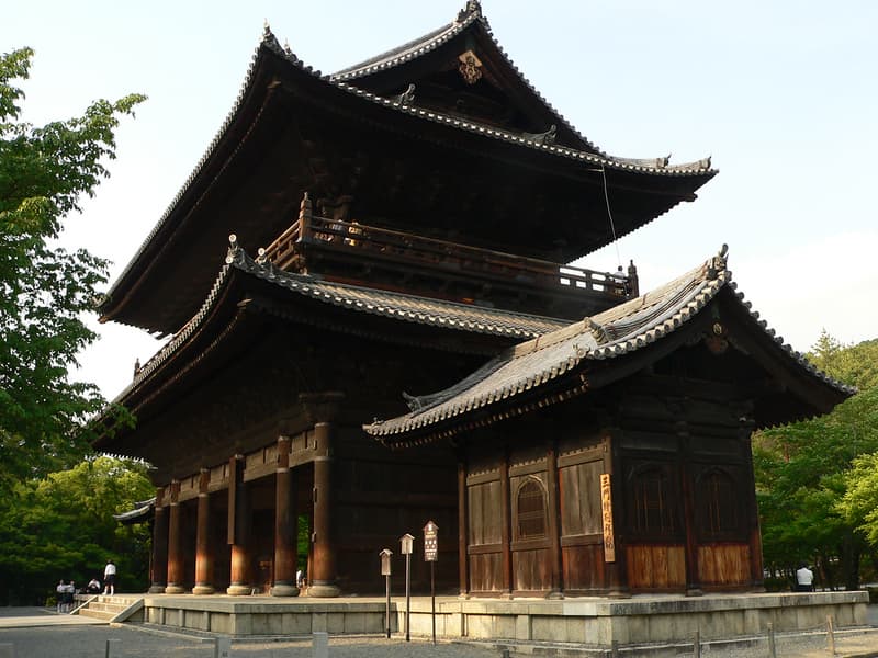 Góc nhìn xa của Cổng San-Mon ở Chùa Nanzen-ji, Kyoto