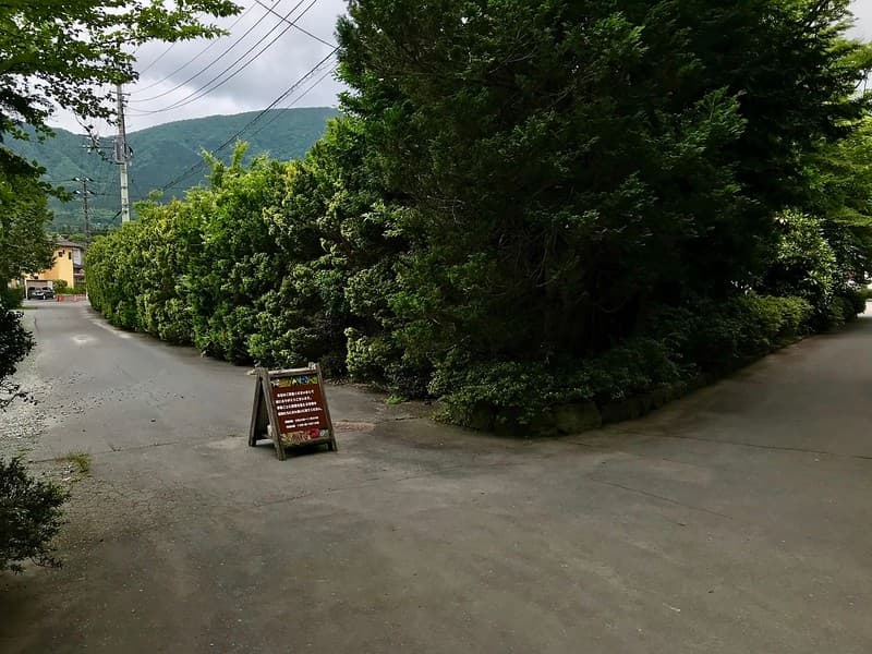 Rẽ trái
tại đây.