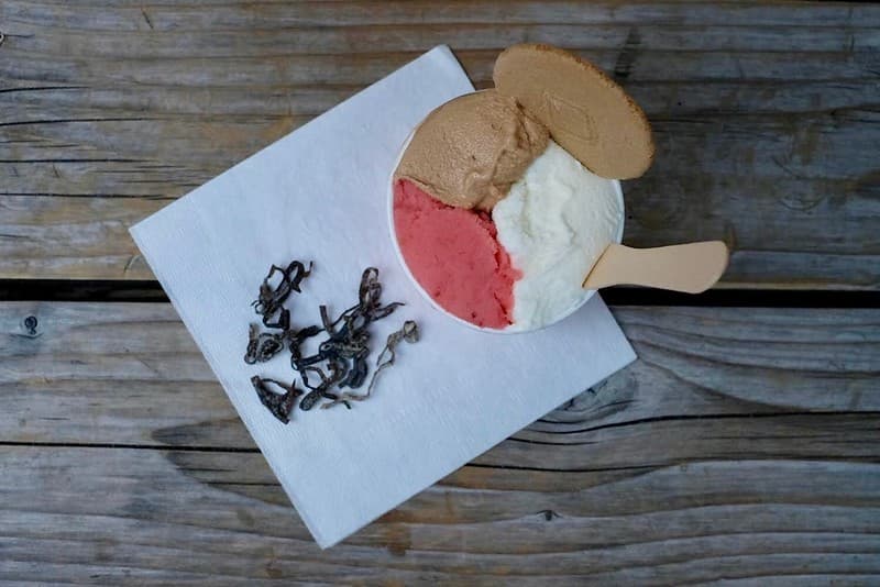 Kem đậu nành, dâu tây và sữa tại Japanese Ice Ouca,
Ebisu.