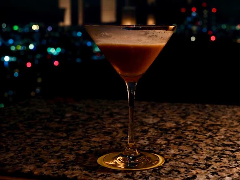 Cocktail tại New York Bar,
Shinjuku.
