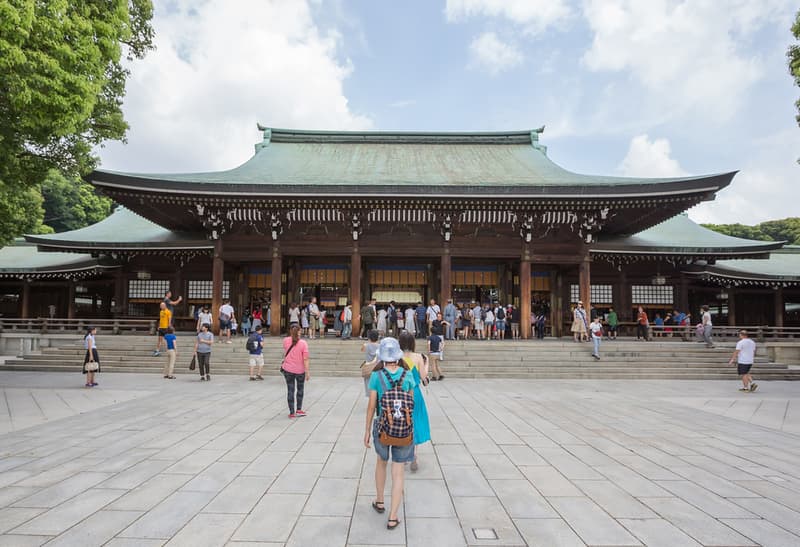 Đền Meiji ở Shibuya. Ảnh: MAHATHIR MOHD YASIN / Shutterstock.com