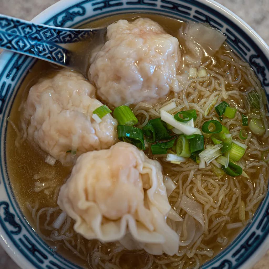 Mì hoành thánh tôm Hong Kong Du lịch Hong Kong - Mì hoành thánh tôm Hồng Kông