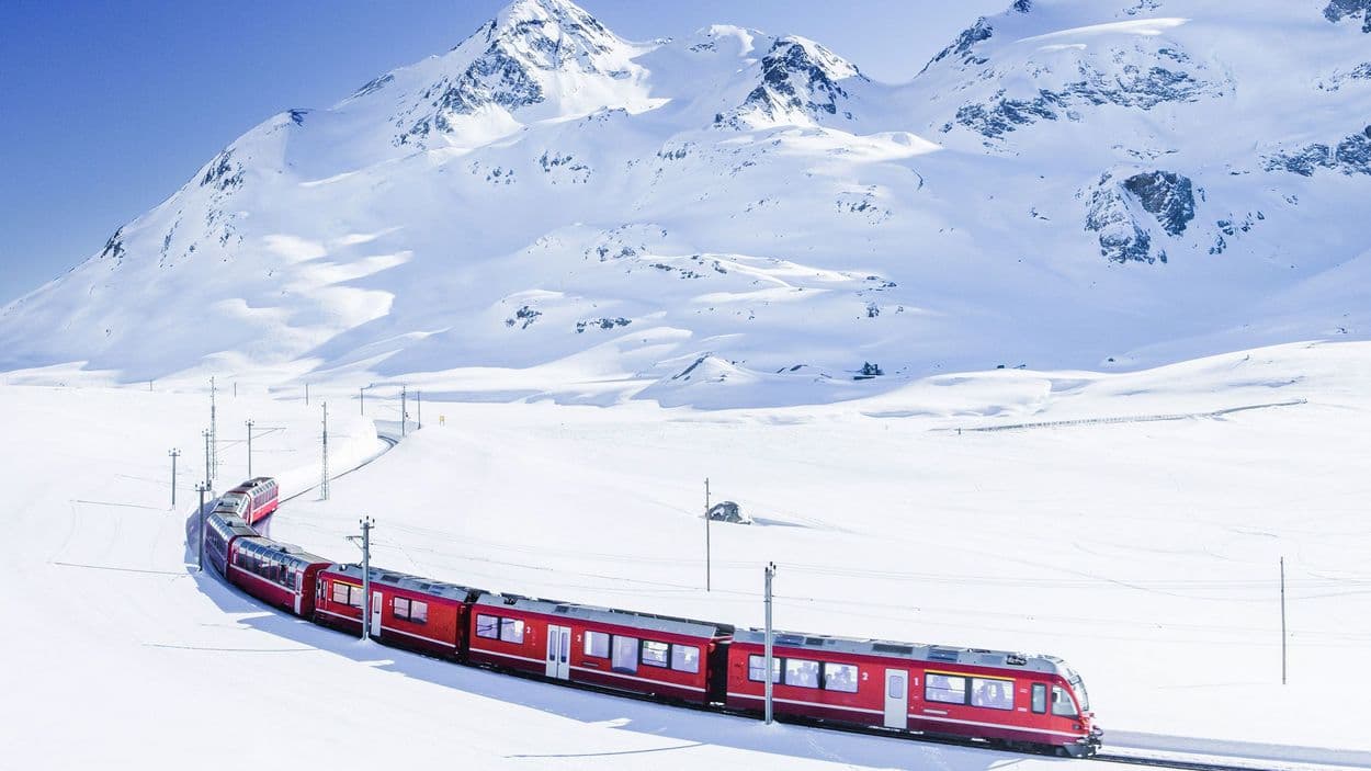 Tàu Glacier Express băng qua tuyết Tàu Glacier Express băng qua tuyết
