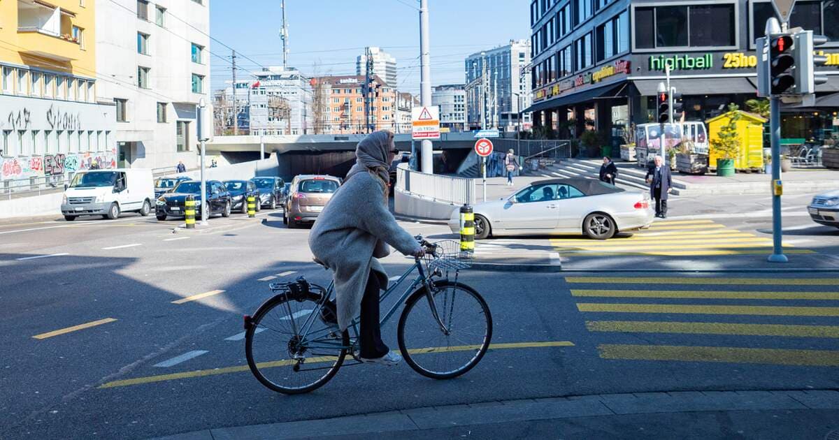 Đi xe đạp ở Zurich Chi phí du lịch Thụy Sĩ - Đi xe đạp ở Zurich