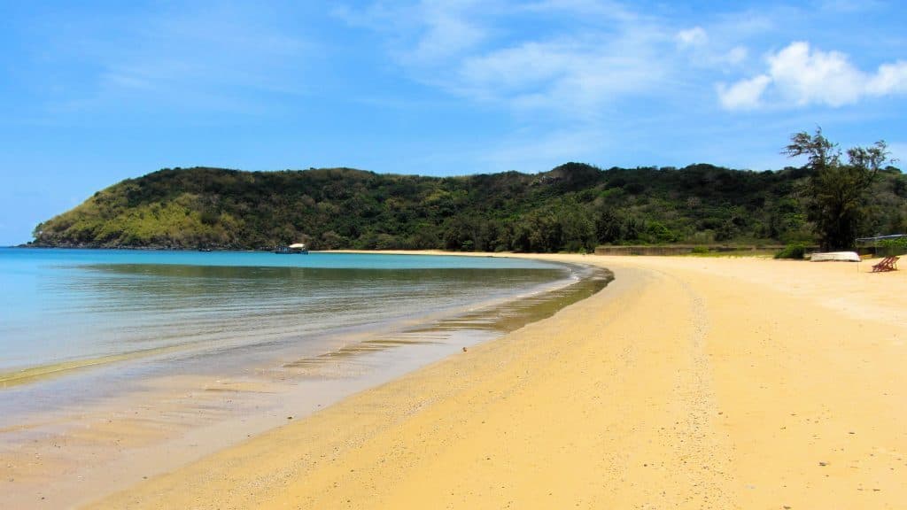 Bãi biển Đầm Trầu, Côn Đảo, Việt Nam Du lịch Côn Đảo - Những bãi biển đẹp nhất, Bãi biển Đầm Trầu