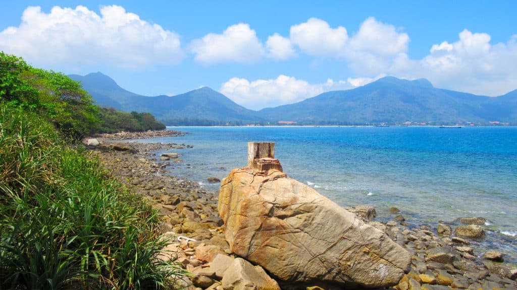 Bãi Đá Trắng, Côn Đảo, Việt Nam Du lịch Côn Đảo - Những bãi biển đẹp nhất, Bãi Đá Trắng
