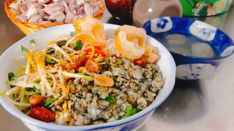 Cơm hến - Huế, Việt Nam Du lịch Đèo Hải Vân bằng xe máy - Cơm hến - Huế