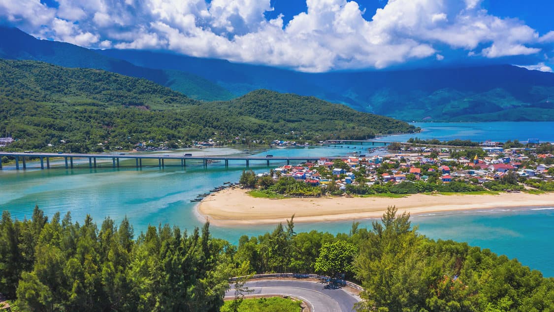 Lăng Cô Du lịch Đèo Hải Vân bằng xe máy - Lăng Cô
