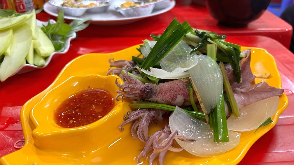 Mực hấp - Hải Sản Nghĩa ghẹ Du lịch Quy Nhơn tự túc - Hải Sản Nghĩa ghẹ