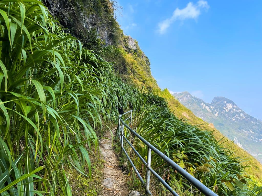 Đường mòn đi bộ Sky Path, Hà Giang Du lịch Hà Giang - Khám phá đường mòn trên cao ở Mã Pí Lèng