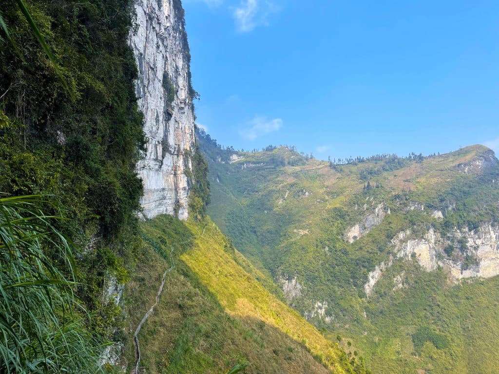 Đường mòn đi bộ Sky Path, Hà Giang Du lịch Hà Giang - Khám phá đường mòn trên cao ở Mã Pí Lèng