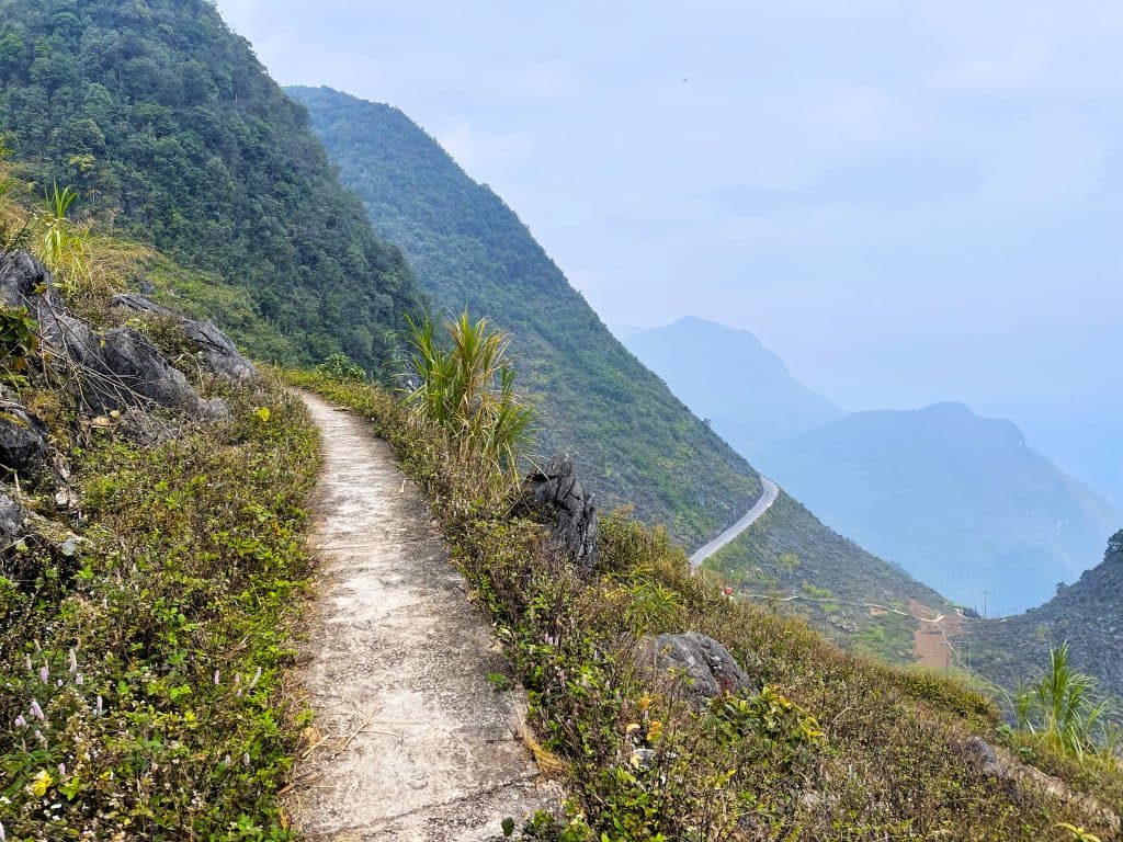 Đường mòn đi bộ Sky Path, Hà Giang Du lịch Hà Giang - Khám phá đường mòn trên cao ở Mã Pí Lèng