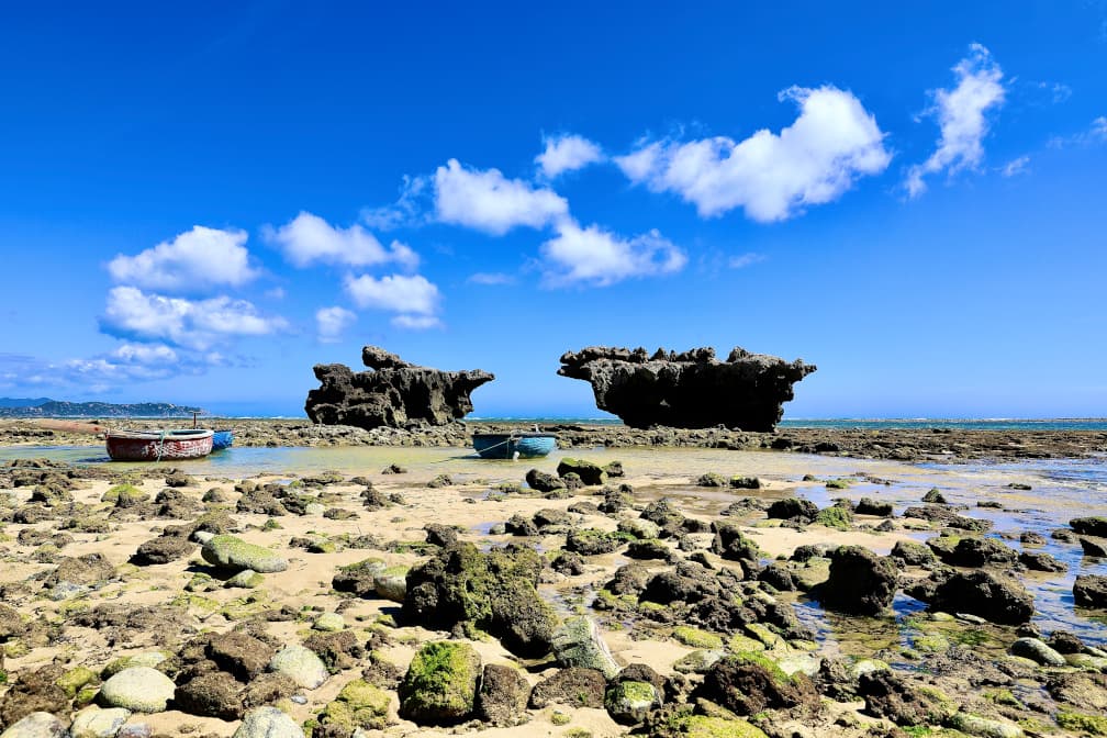 Hòn Đỏ trên đường đi Du lịch Phan Rang - Cam Ranh, Hòn Đỏ - Ninh Thuận