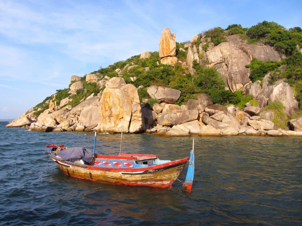 Thuyền đánh cá trên vịnh Vĩnh Hy Du lịch Phan Rang - Cam Ranh, Thuyền đánh cá trên vịnh Vĩnh Hy