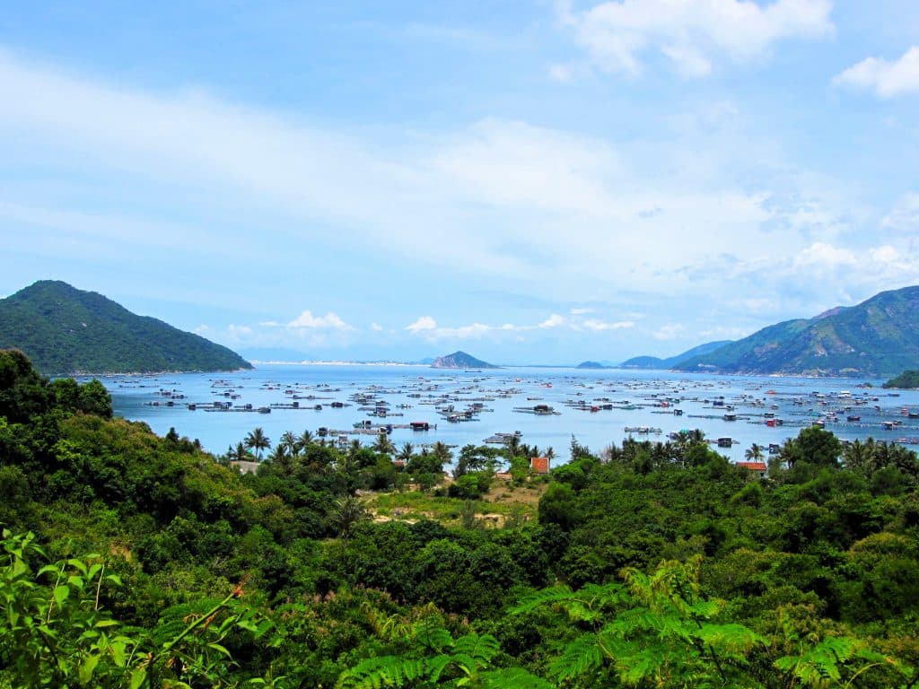 Vịnh Vũng Rô nhìn từ đường bộ Vịnh Vũng Rô - Du lịch Phú Yên tự túc