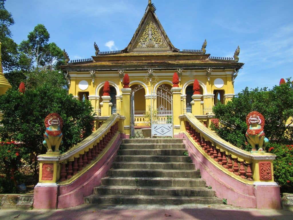 Du lịch Trà Vinh tự túc - khám phá chùa Khmer Du lịch Trà Vinh tự túc - khám phá chùa Khmer