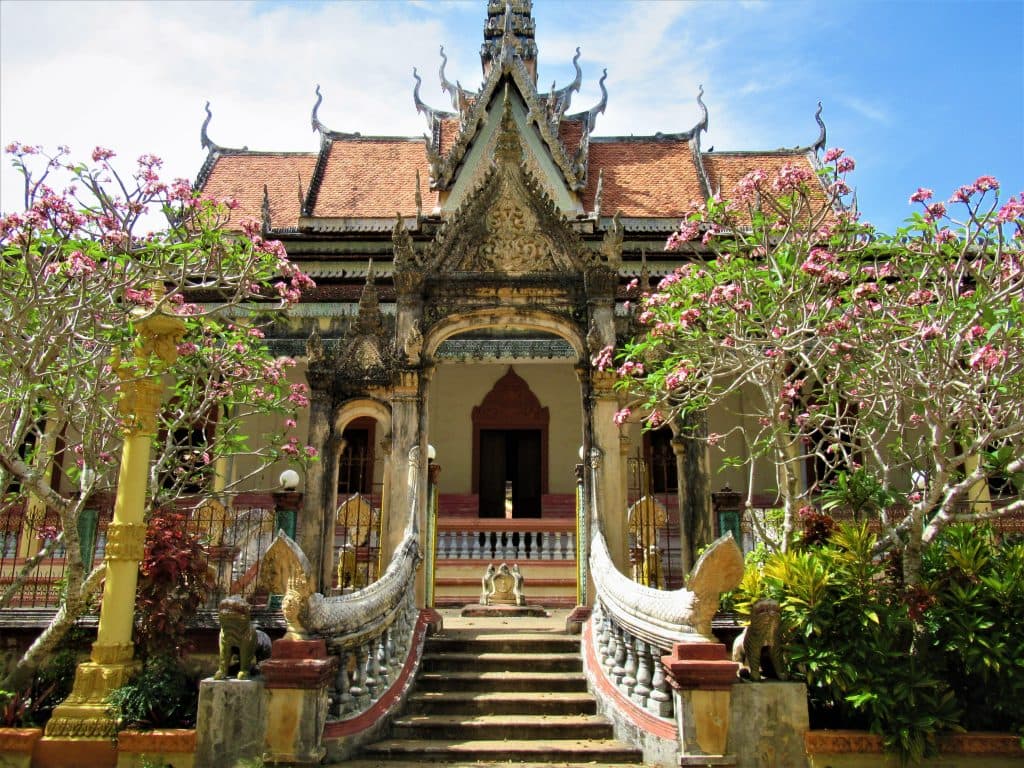 Du lịch Trà Vinh tự túc - khám phá chùa Khmer Du lịch Trà Vinh tự túc - khám phá chùa Khmer