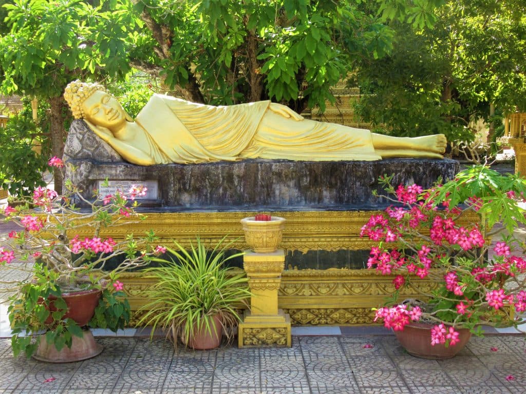 Du lịch Trà Vinh tự túc - khám phá chùa Khmer Du lịch Trà Vinh tự túc - khám phá chùa Khmer