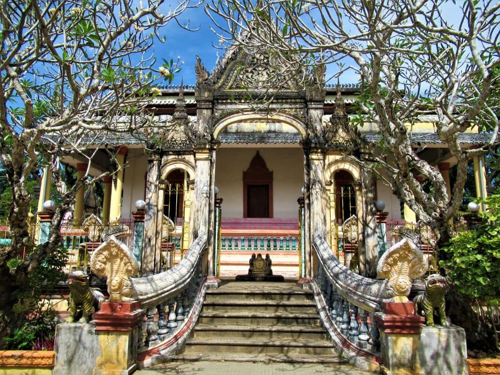 Du lịch Trà Vinh tự túc - khám phá chùa Khmer Du lịch Trà Vinh tự túc - khám phá chùa Khmer