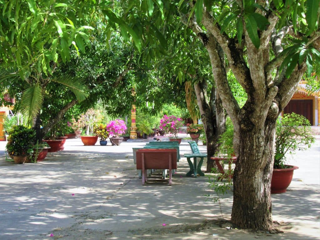 Du lịch Trà Vinh tự túc - khám phá chùa Khmer Du lịch Trà Vinh tự túc - khám phá chùa Khmer