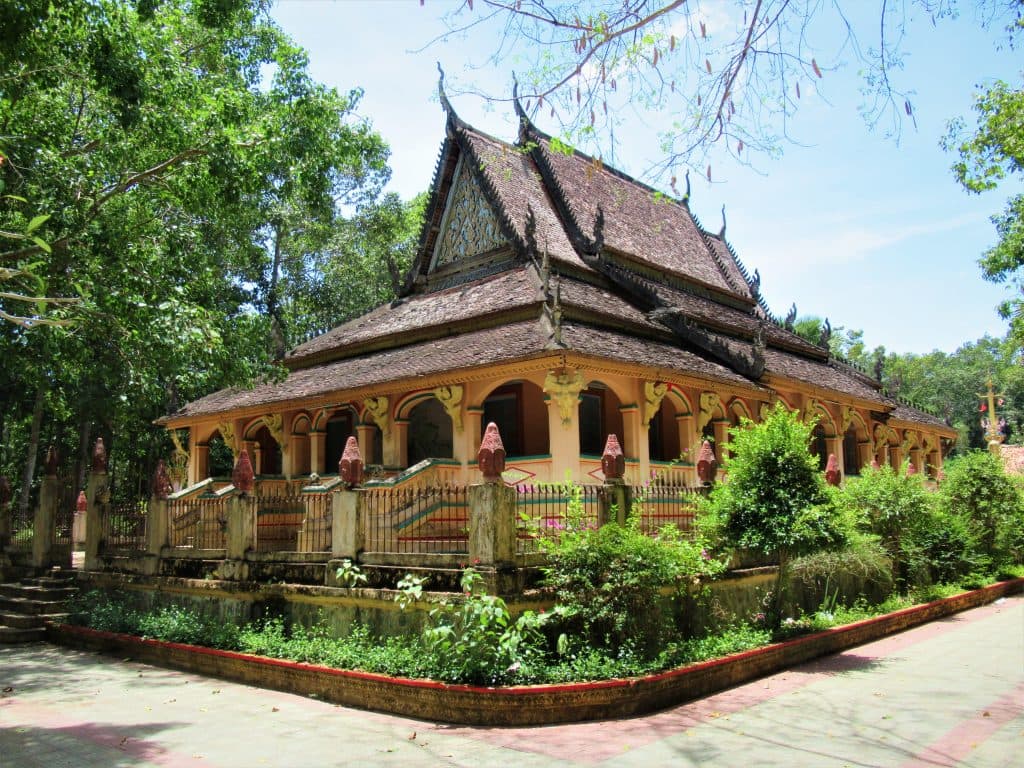 Du lịch Trà Vinh tự túc - khám phá chùa Khmer Du lịch Trà Vinh tự túc - khám phá chùa Khmer