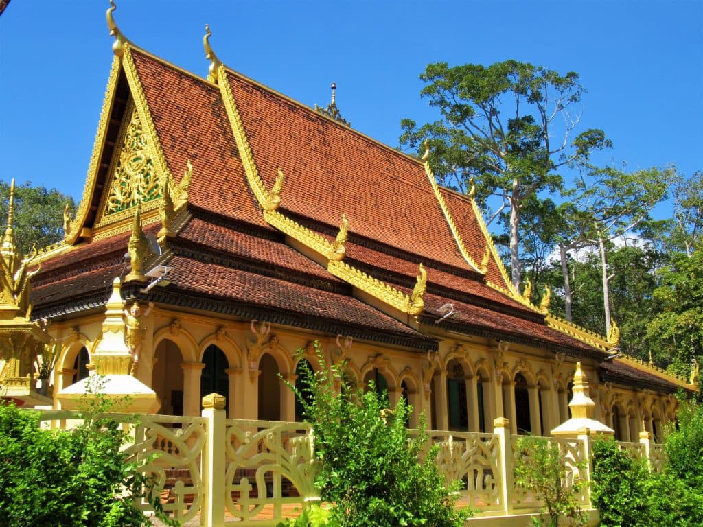 Du lịch Trà Vinh tự túc - khám phá chùa Khmer Du lịch Trà Vinh tự túc - khám phá chùa Khmer