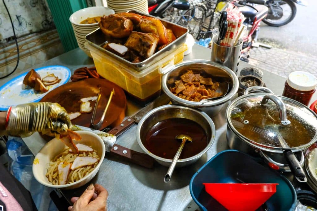 Kinh nghiệm du lịch Hội An - Quán ăn ngon ở Hội An - Cao lầu Cô Liên