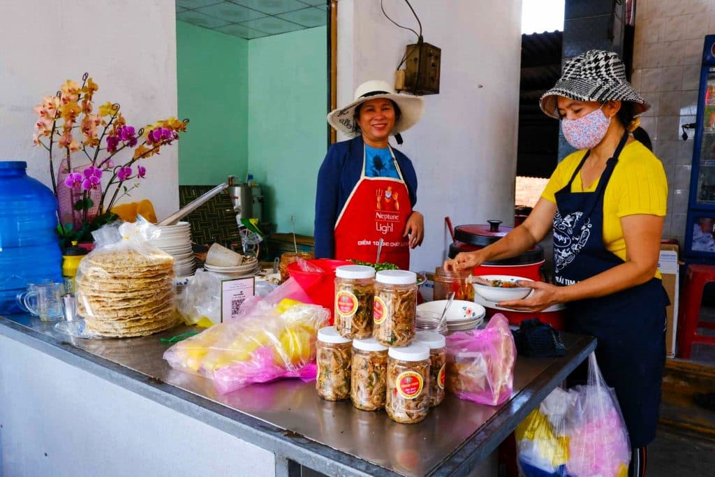 Kinh nghiệm du lịch Hội An - Quán ăn ngon ở Hội An - Cháo Nghêu Hội An