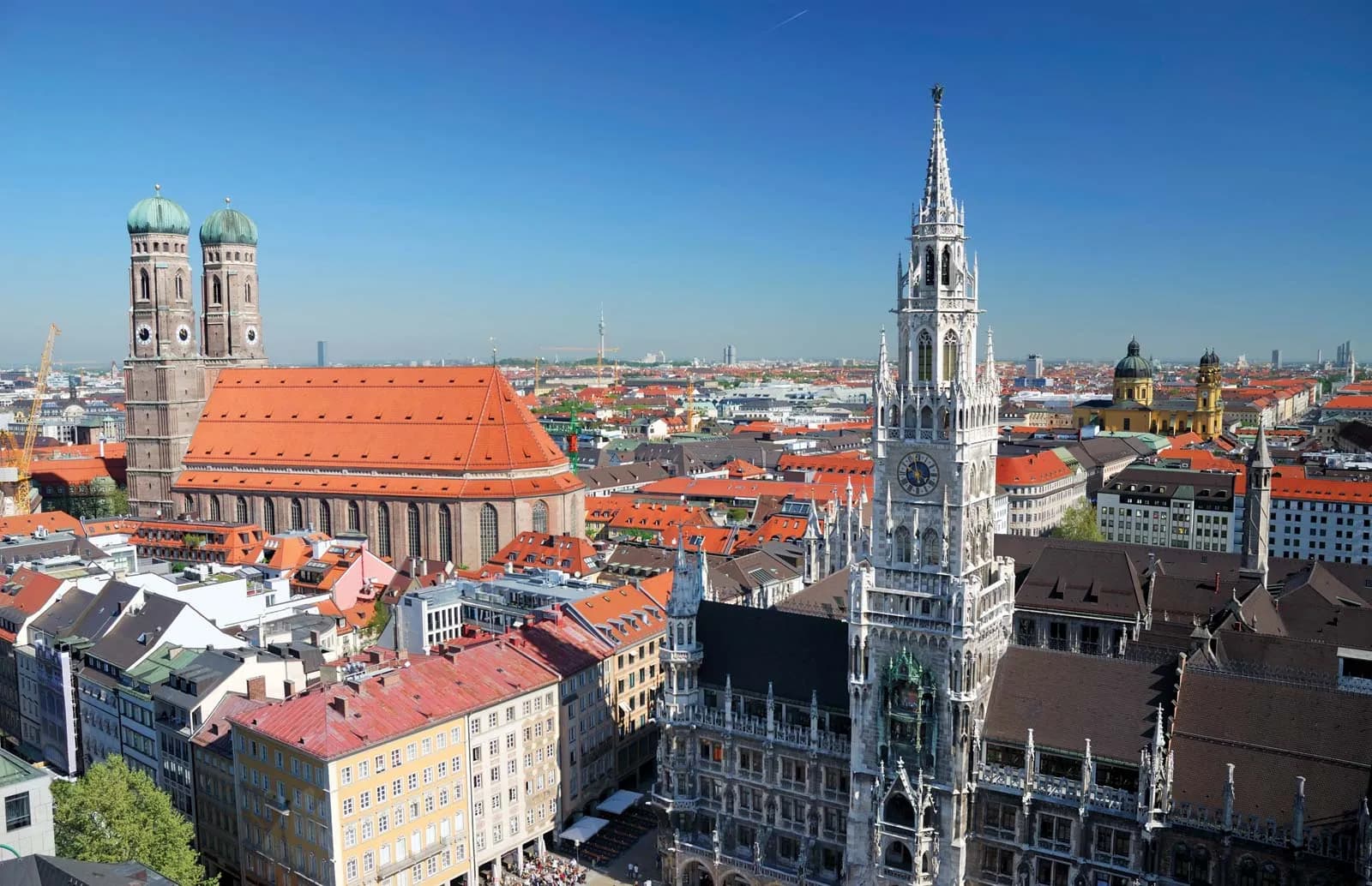 Du lịch Đức tự túc - Twin towers & Church of Our Lady Munich