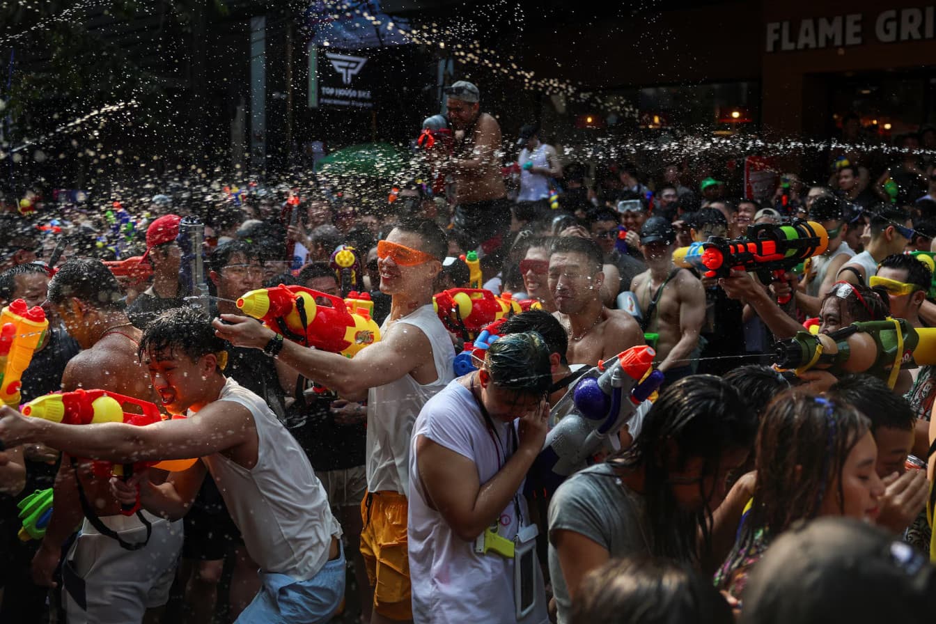 Lễ hội té nước Songkran Thái Lan