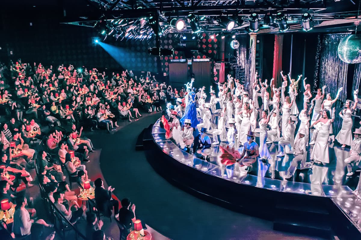 Kinh nghiệm du lịch Bangkok tự túc 3-5 ngày - Calypso Ladyboy Show
