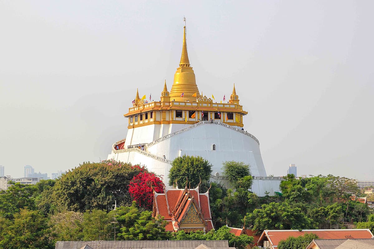 Kinh nghiệm du lịch Bangkok tự túc 3-5 ngày - Wat Saket trên đỉnh một ngọn đồi