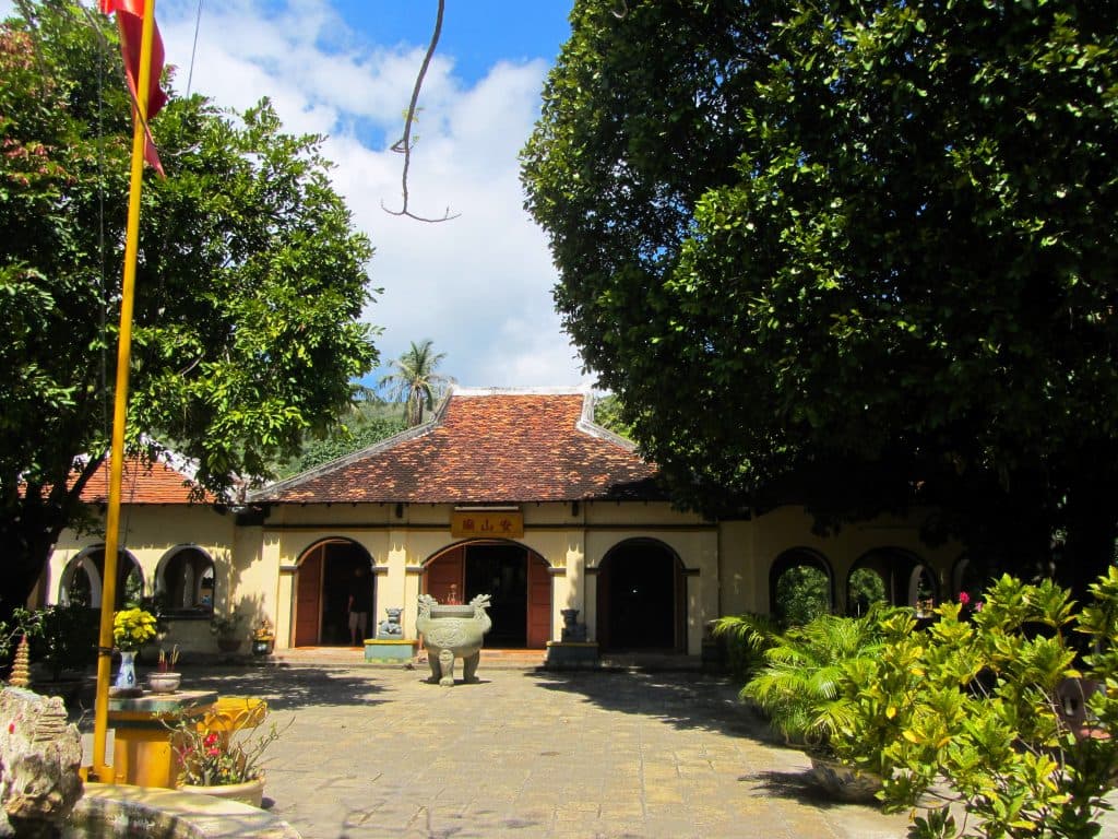 Phi Yen-Tempel, Con Dao Inseln