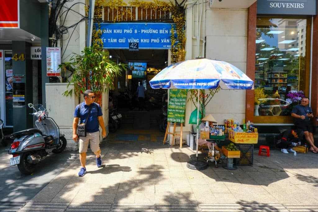Cafe Apartment in Saigon, 42 Nguyen Hue, Ho Chi Minh, Vietnam