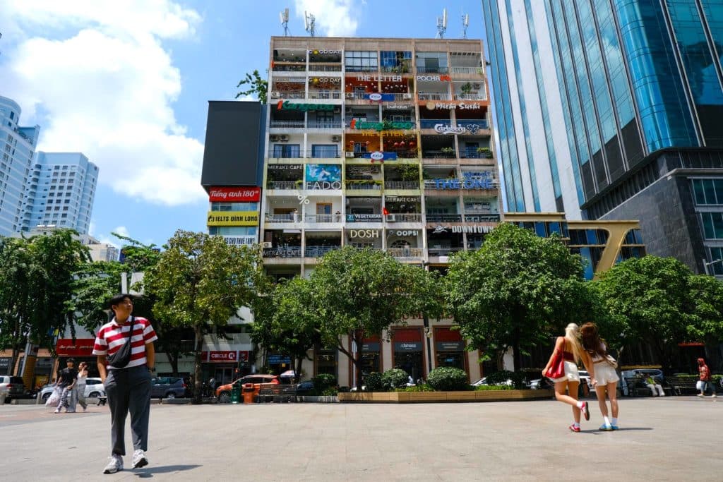 Cafe Apartment in Saigon, 42 Nguyen Hue, Ho Chi Minh, Vietnam