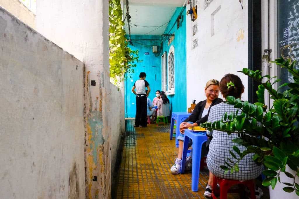 Cafe Apartment in Saigon, 42 Nguyen Hue, Ho Chi Minh, Vietnam