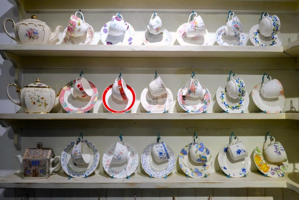 Cafe Apartment in Saigon, 42 Nguyen Hue, Ho Chi Minh, Vietnam