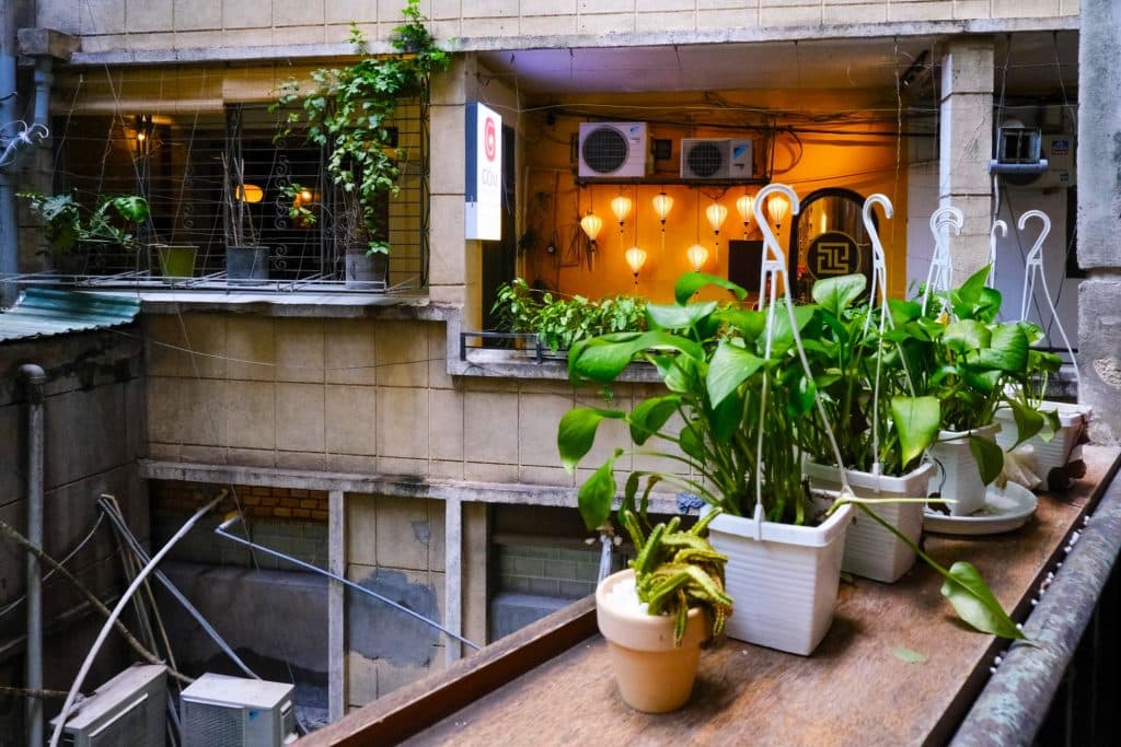 Cafe Apartment in Saigon, 42 Nguyen Hue, Ho Chi Minh, Vietnam