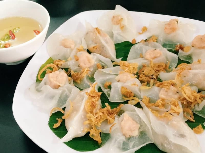 Hoi An Travel Guide - Banh Bao Banh Vac