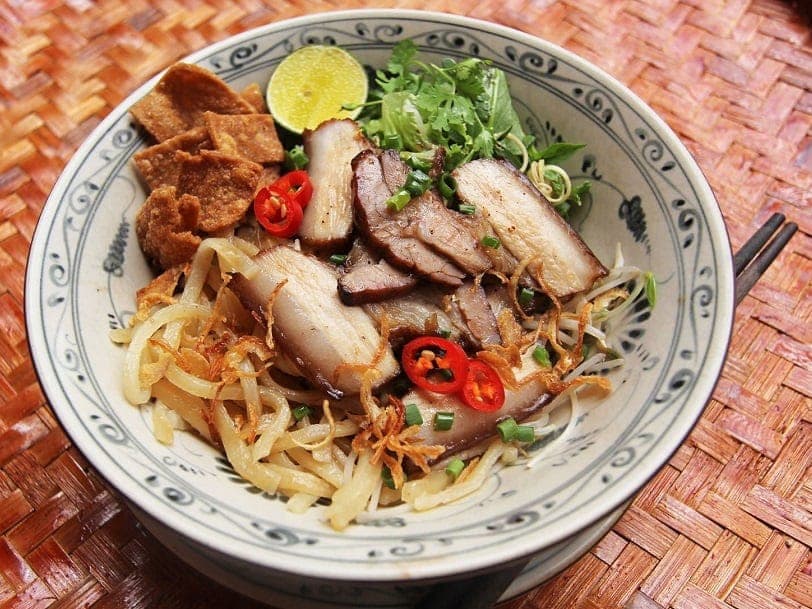 Hoi An Travel Guide - Cao Lau