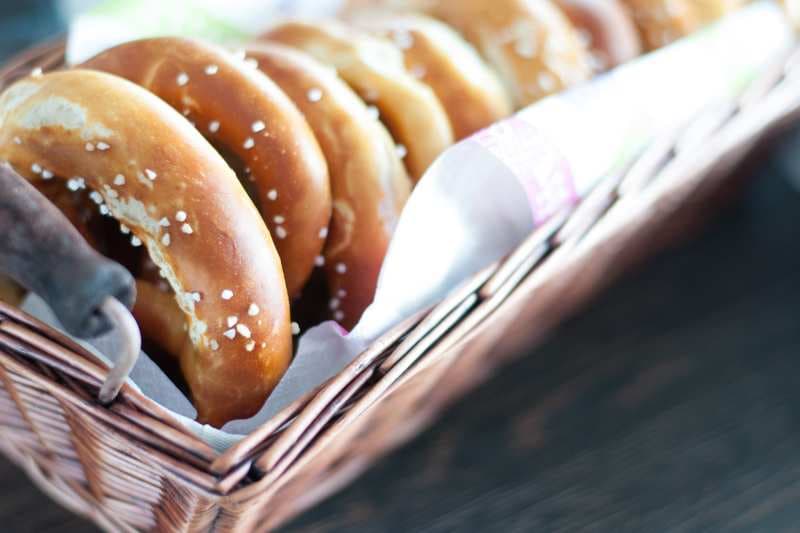 Những món ăn ngon của Đức - Pretzels - Bánh quy xoắn