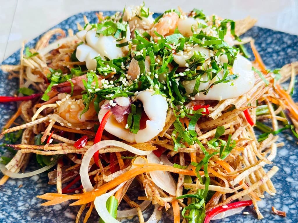 Gỏi khoai môn hải sản - Hòn Sơn - Kiên Giang