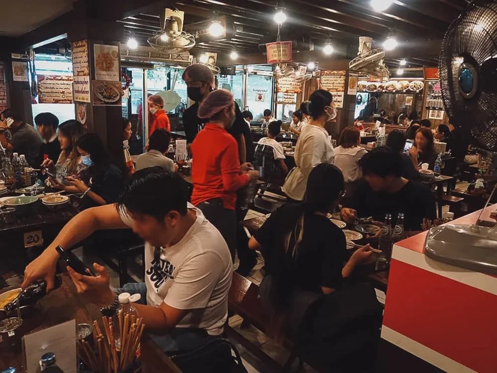 Quán ăn ngon ở Bangkok - Baan Kuay Tiew Ruathong