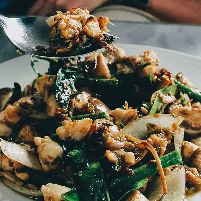 Quán ăn ngon ở Bangkok - Nhong Rim Klong - Pad kee mao