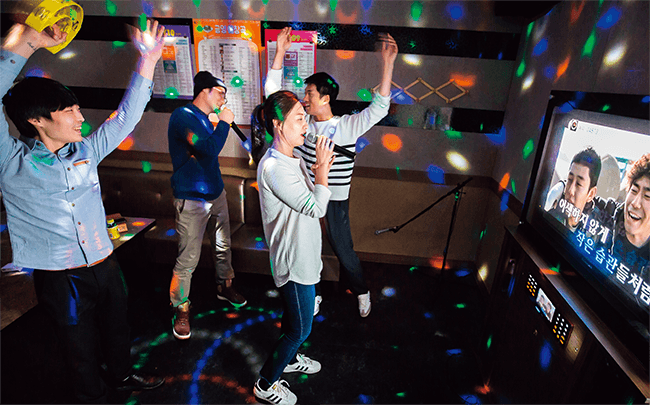 Du lịch Hàn Quốc tự túc - Hát karaoke Noraebang - Hàn
Quốc