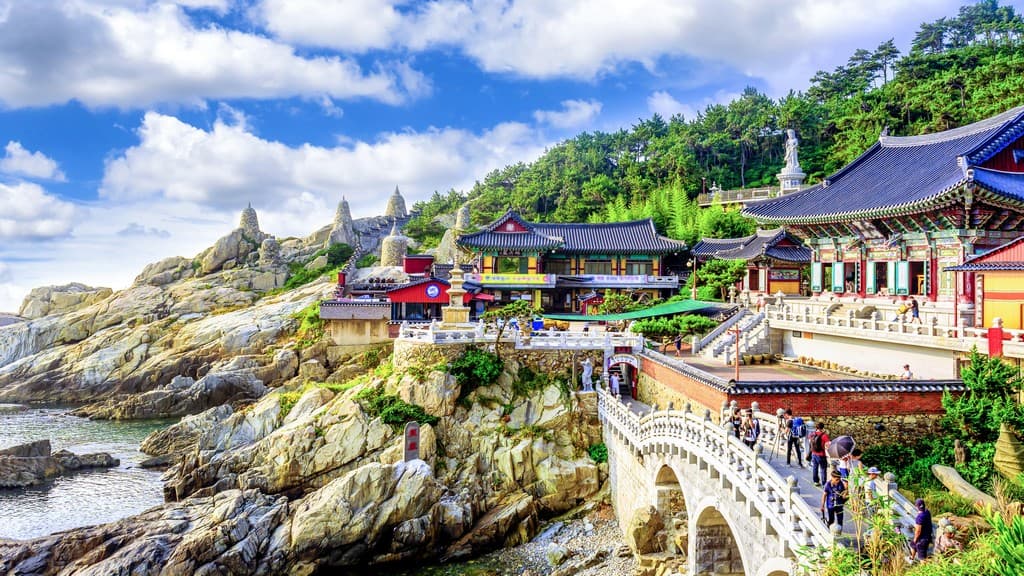 Du lịch Hàn Quốc tự túc - Đền Haedong Yonggungsa ở Busan