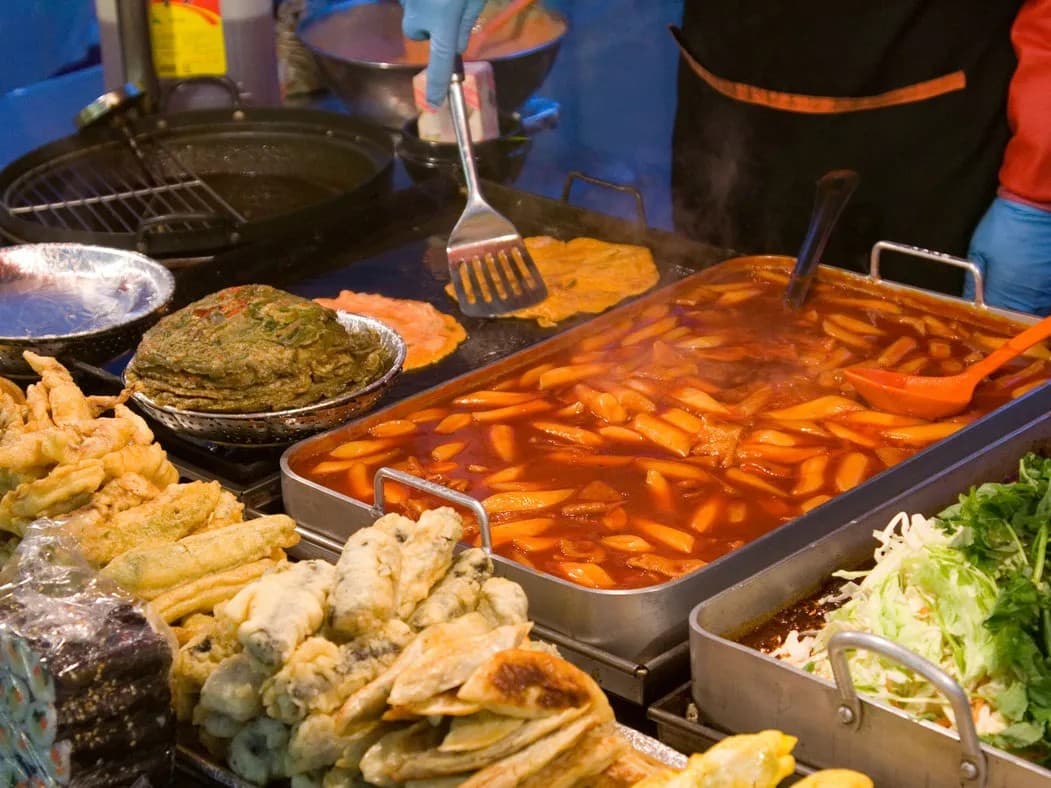 Du lịch Hàn Quốc tự túc - Món ăn đường phố Seoul